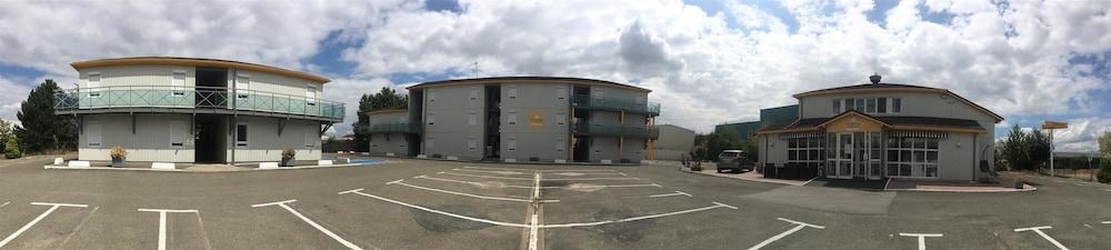Premiere Classe Coignières Exteriér fotografie